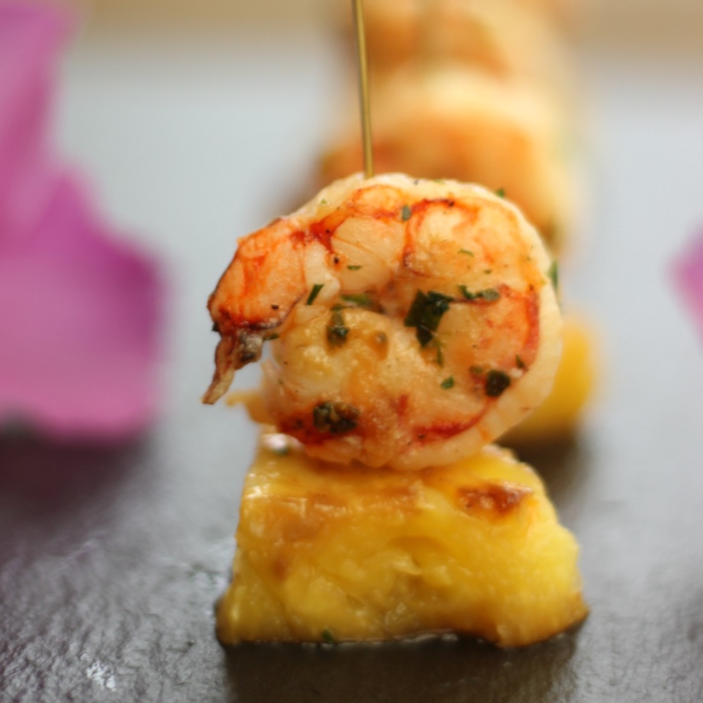 Gebratene Ananas mit Shrimps