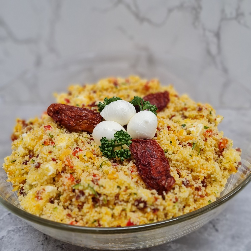 Schüssel Cous Cous mit Gemüse