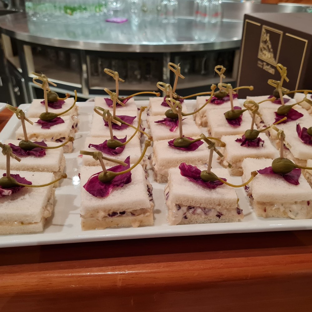 Thunfischtramezzini mit Radicchio und Kapern