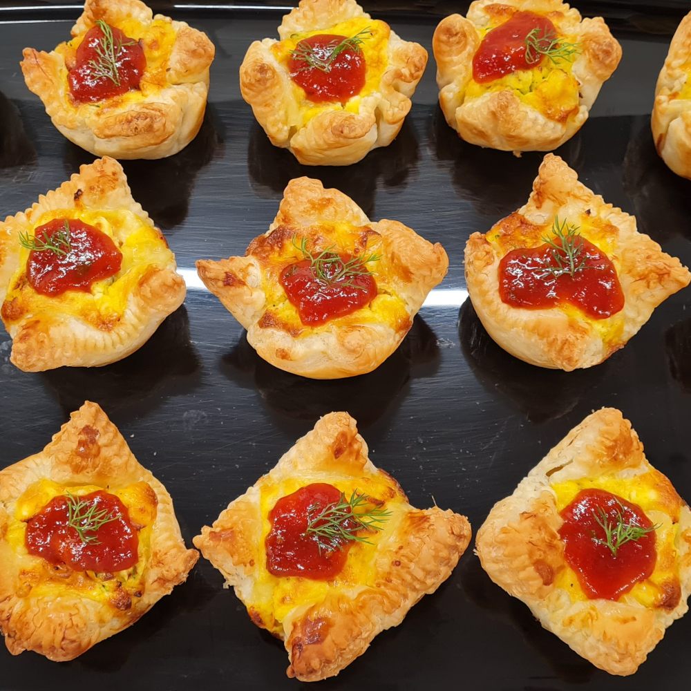 Blätterteigkörbchen mit Gemüsefüllung