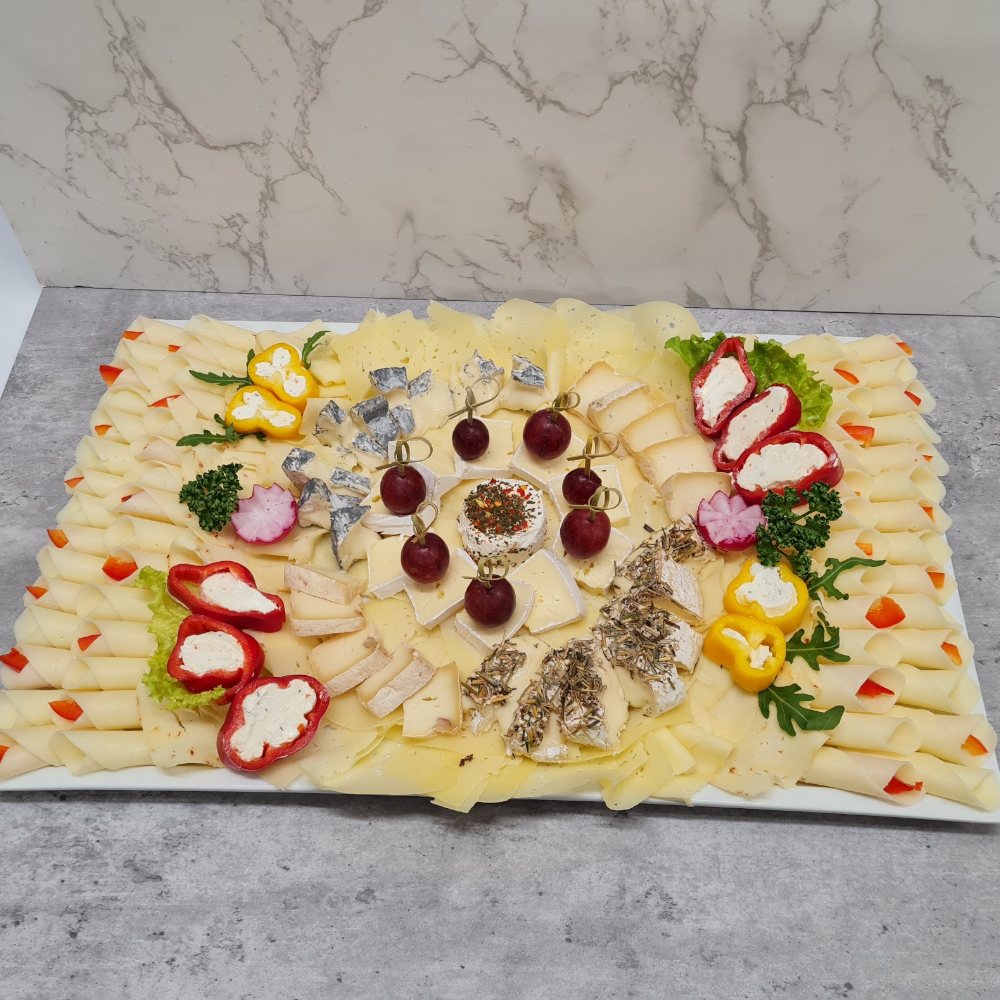 Aufschnittsplatte mit Käse